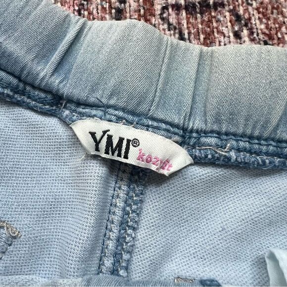 YMI NWT Jeans Kozy Fit Knit Denim Shorts High Rise Light Wash Blue Size Medium - Picture 7 of 11